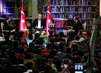 Cumhurbaşkanı biat eden gençler ile buluştu