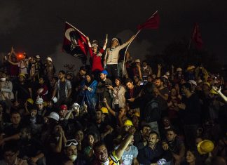 İDP Gençliği: Gençliğin bayramı 19 Mayıs değil, kapitalizmin yıkıldığı gündür