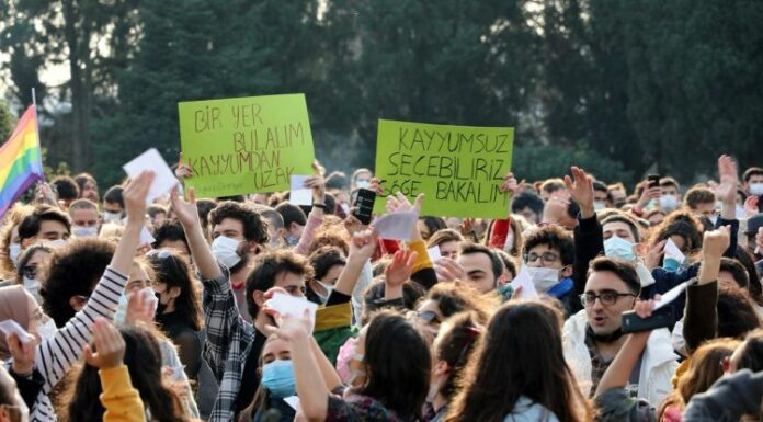 Zırhlı Tren’in sözü: Okullar açılırken Tek Adam rejimine karşı mücadeleyi büyütelim