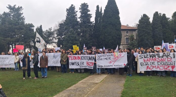 Boğaziçi Üniversitesi öğrencileri kulüp odalarının gaspına karşı bir araya geldi