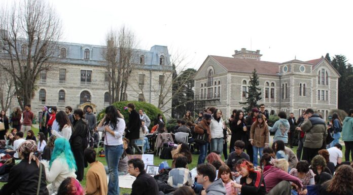 Alternatif Bir Tepki Olarak “Gürültü Panayırı”