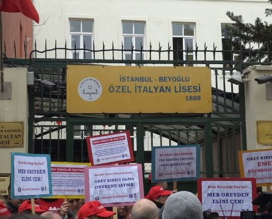 Özel İtalyan Lisesi öğrencileri: “Öğretmenlerimizin greviyle hak aramanın, dimdik durmanın ne demek olduğunu öğrendik”