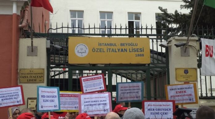 Özel İtalyan Lisesi öğrencileri: “Öğretmenlerimizin greviyle hak aramanın, dimdik durmanın ne demek olduğunu öğrendik”